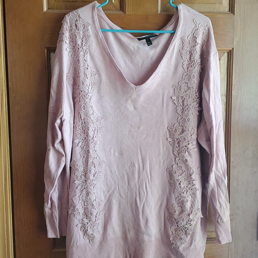 Long sleeve lightweight sweater